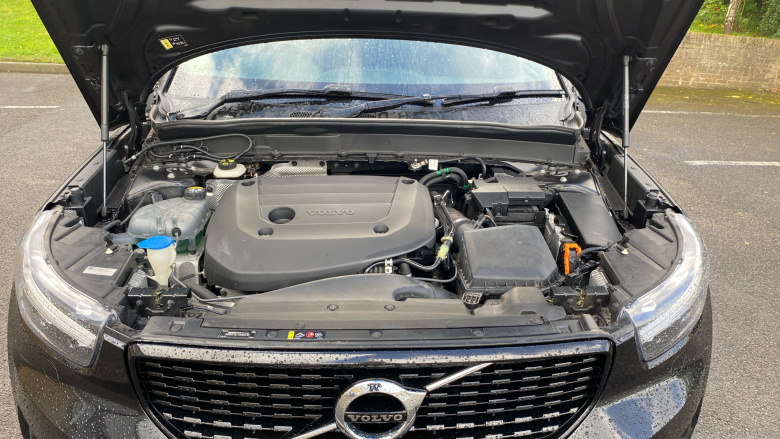 Volvo Xc40 2.0 B4P R DESIGN Pro 5dr Auto Petrol Estate